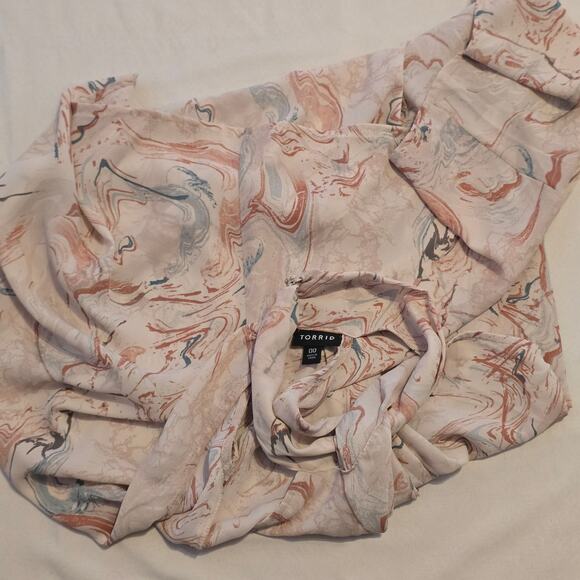 Torrid Georgette knot high neck chiffon top 00 - Picture 6 of 7